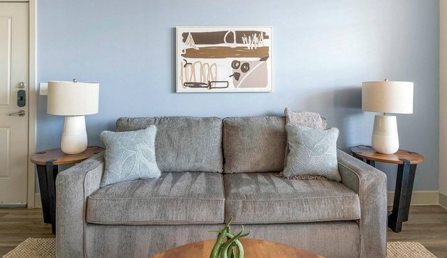 Landing | Modern 1BD, Courtyard, Gym