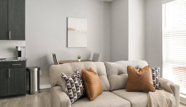 Landing | Modern 1BD, Gym
