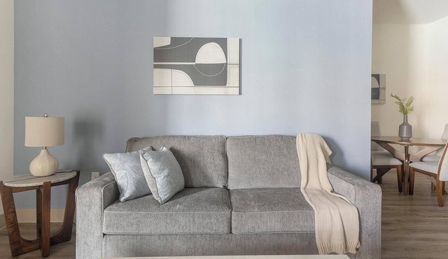 Landing | Modern 2BD, Courtyard, Yoga Studio
