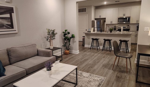 Landing | Modern 2BD, Gym, Pool