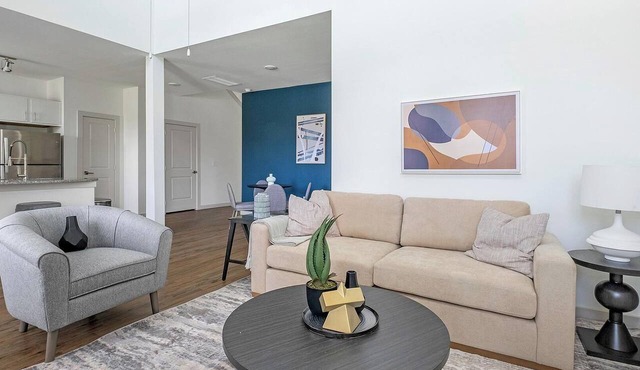 Landing | Modern 3BD, Pool, Gym