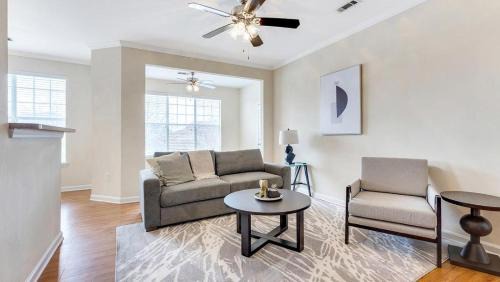 Landing Modern Apartment with Amazing Amenities (ID8999X86)