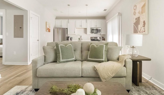 Landing | Spectacular 1BD, Gym, Courtyard