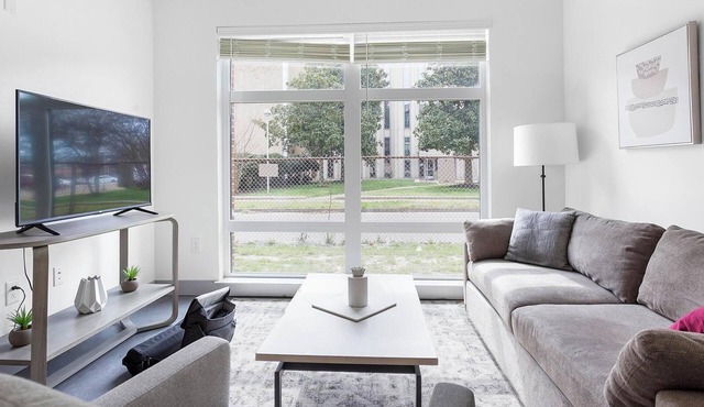 Landing | Spectacular 1BD, Clubhouse, Pool