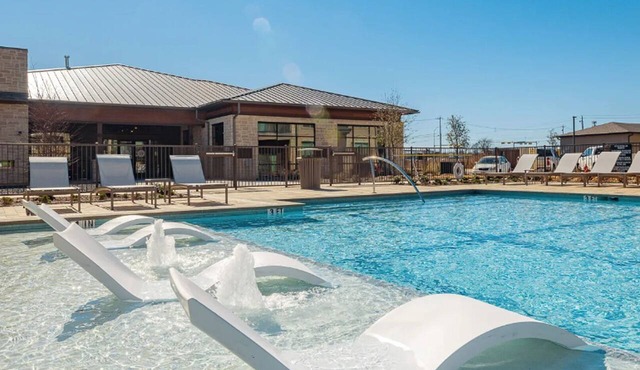 Landing | Spectacular 1BD, Clubhouse, Gym