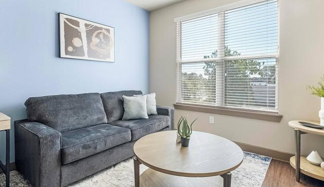Landing | Spectacular 1BD, Pool, Gym
