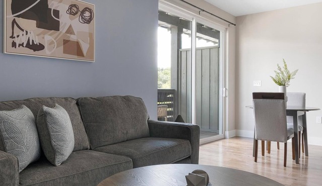 Landing | Spectacular 1BD, Pool, Clubhouse