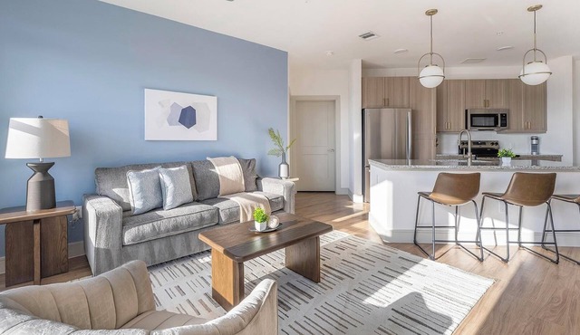 Landing | Spectacular 2BD, Clubhouse, Pool
