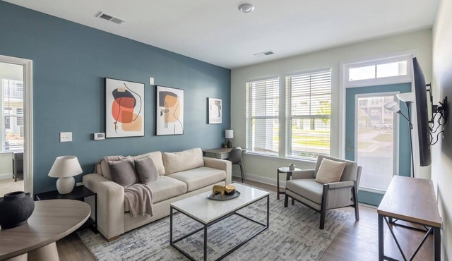 Landing | Spectacular 2BD, Pool, Gym