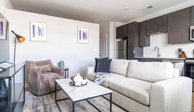 Landing | Spectacular Studio, Courtyard, Gym