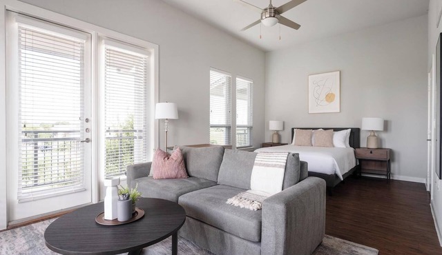 Landing | Spectacular Studio, Pool, Clubhouse