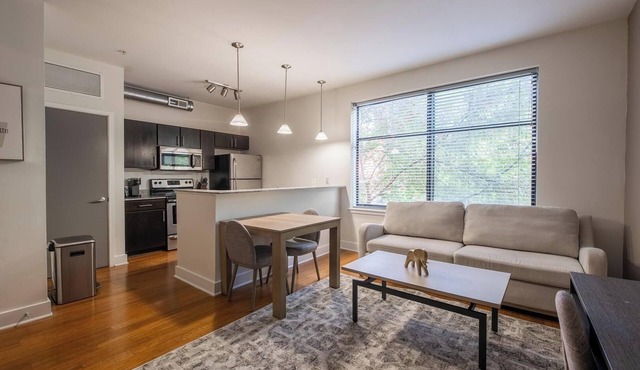 Landing | Stunning 1BD, Courtyard, Rooftop Lounge