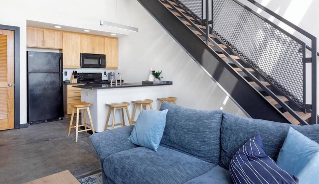 Landing | Stunning 1BD, Gym, Clubhouse
