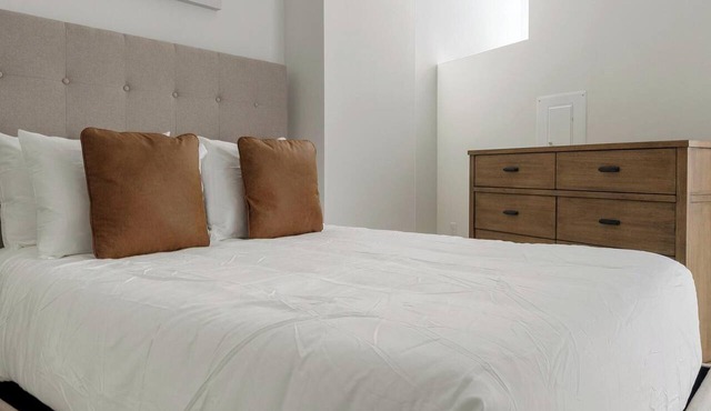 Landing | Stunning 1BD in Caraleigh