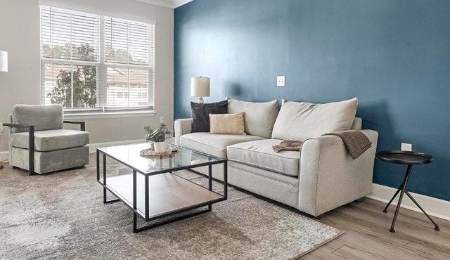 Landing Stunning 1BD Gym Yoga Studio