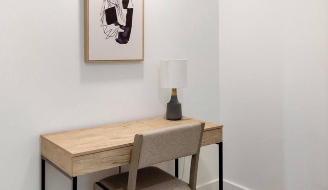 Landing | Stunning 1BD, Courtyard, Gym