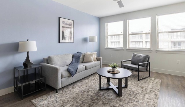 Landing | Stunning 2BD, Courtyard, Clubhouse