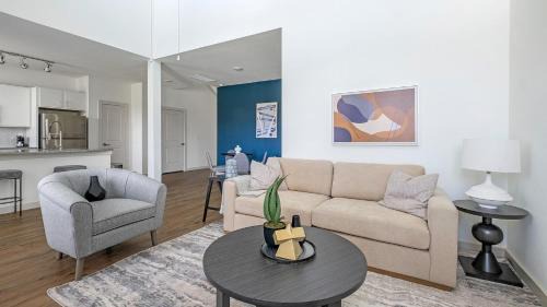Landing Stunning 3BD Pool Gym