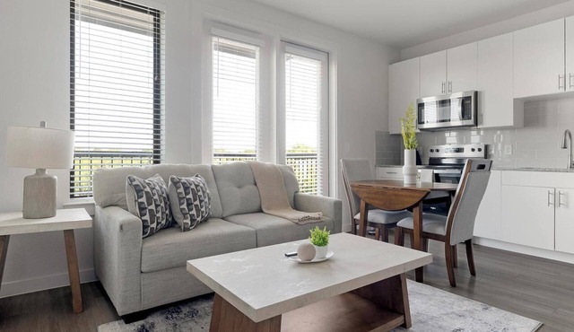 Landing | Stylish 1BD, Gym, Pool