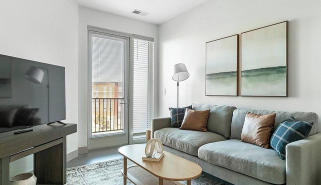 Landing | Stylish 1BD, Pool, Clubhouse