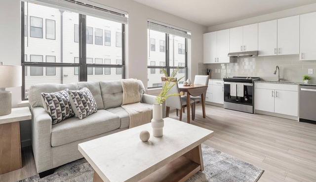 Landing | Stylish 1BD, Pool, Gym