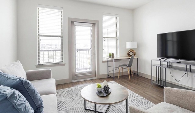 Landing | Stylish 1BD, Courtyard, Clubhouse