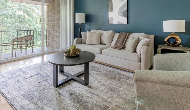 Landing | Stylish 2BD, Gym, Pool