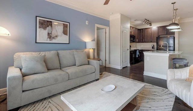 Landing | Stylish 2BD, Gym, Clubhouse