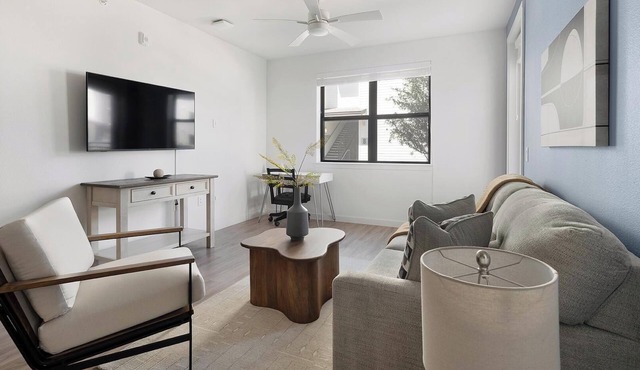 Landing | Stylish 2BD, Gym, Clubhouse