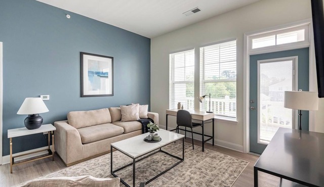 Landing | Stylish 2BD, Pool, Clubhouse