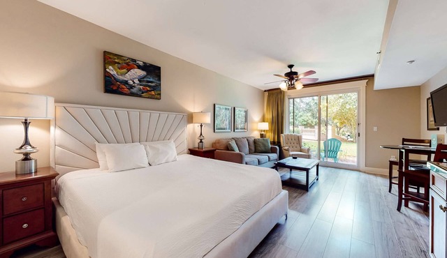 LaSata beauty with patio, pools, hot tubs, fitness center, AC & beach access