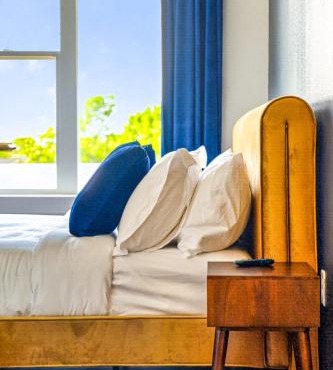 Lavish Gold Apt with Resort Pool, Laundry, Parking
