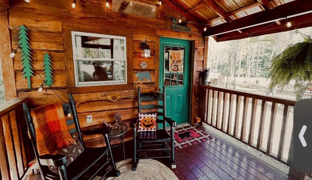 Little Bear Tiny Cabin