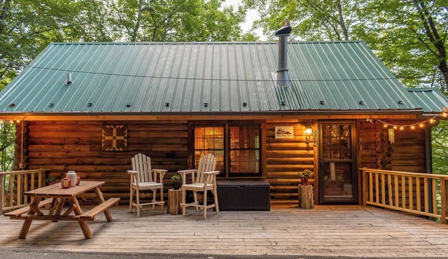 Log Cabin - mtn. view, 3 decks, fire pit, bunk room, pool and pet friendly