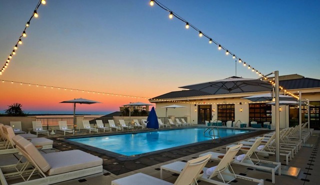 Look No More! Outdoor Pool, Pets Allowed, Henderson Beach State Park!