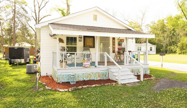 Lovely 2-bedroom house with AC in charming Chipley.