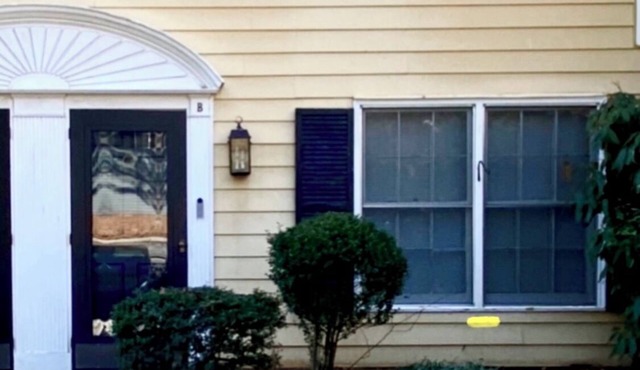 Lovely condo centrally located in Winston-Salem