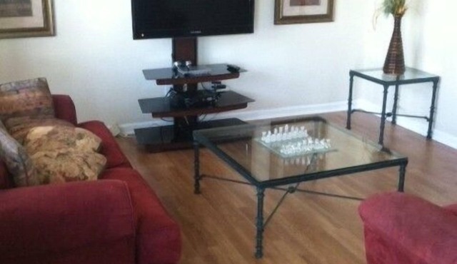 Lovely Townhome Near Everything But Not in Everything