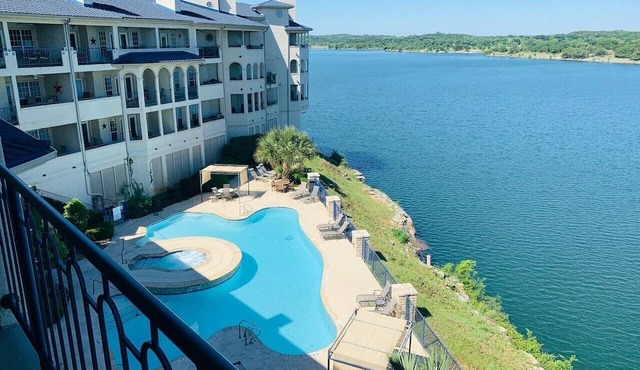 Loving the Views! All Island on Lake Travis Amenities | Luxury Vacation spot