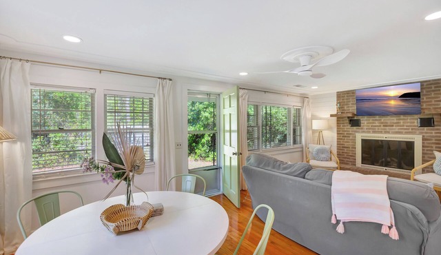 Lowcountry Retreat located in perfect central Mt Pleasant location