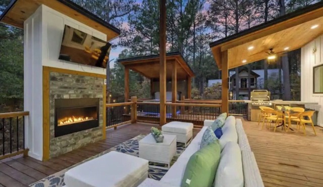 LUXE Privacy at Gorgeous Broken Bow Cabin Home