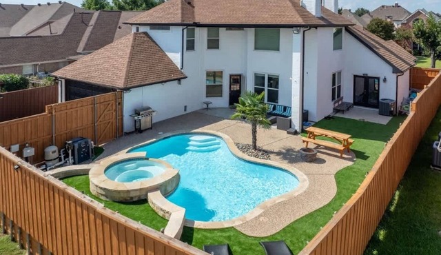 Luxurious Pool Oasis PS5 5BR 4 BA Aquarium