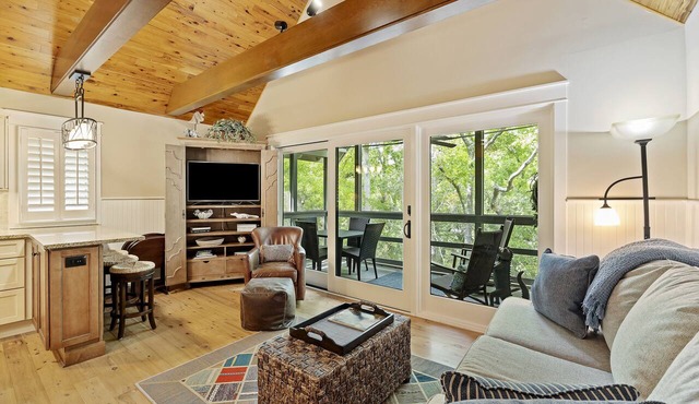 Luxury 1 bedroom in West Beach Kiawah, Walk to Beach & Golf!