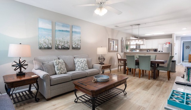 Luxury 1st Floor! 3BD True Blue Resort Golf, Pawleys Beach 3 min drive, 4 Pools