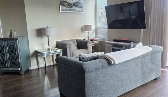 Luxury Arlington Condo with Balcony, Skyline Views & Pool Near DC