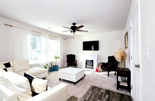 Luxury Beach and Golf Villa in Prime Location