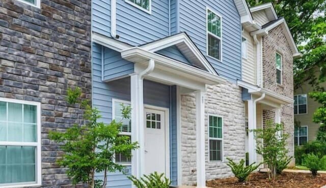 Luxury Getaway | 5 MIN to Liberty University | 4BR