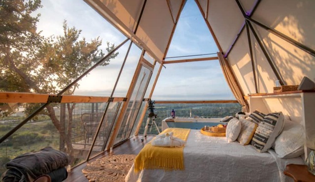 Luxury Glass A-Frame Escape with Cliffside Balcony & Spa Features in Cottonwood Shores, Texas