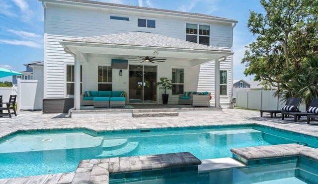 Luxury Oasis Heated Pool, Game Rm, 3 Blks to Beach