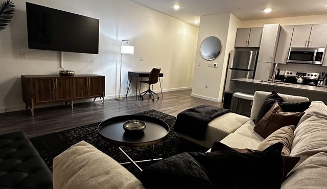 Luxury stay in the heart of the city and minutes from downtown! Free Parking!